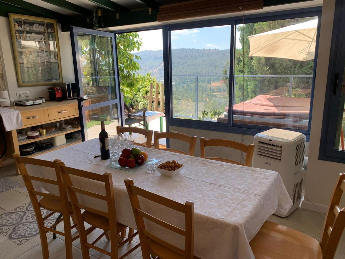 View Of The Valley Guest House Jerusalem Eksteriør billede